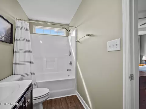 Bath - 310 Sinclair Ln, Hubert, NC 28539 photo 4 of 5