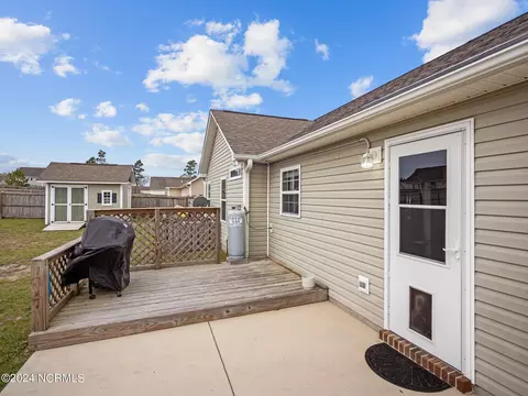 Exterior - 310 Sinclair Ln, Hubert, NC 28539 photo 11 of 12