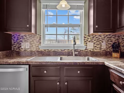 Kitchen - 310 Sinclair Ln, Hubert, NC 28539 photo 4 of 5