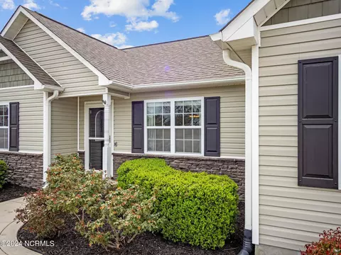 Exterior - 310 Sinclair Ln, Hubert, NC 28539 photo 5 of 12
