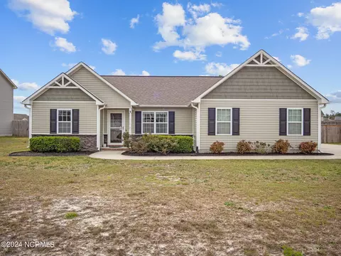Exterior - 310 Sinclair Ln, Hubert, NC 28539 photo 2 of 12