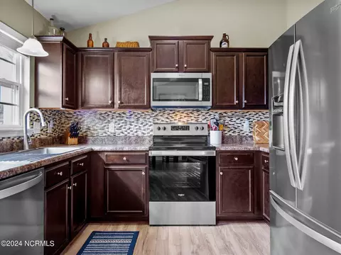 Kitchen - 310 Sinclair Ln, Hubert, NC 28539 photo 3 of 5