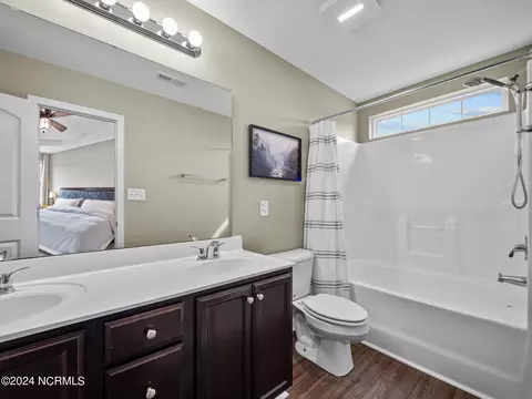 Bath - 310 Sinclair Ln, Hubert, NC 28539 photo 3 of 5