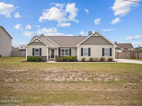 Exterior - 310 Sinclair Ln, Hubert, NC 28539 photo 1 of 12