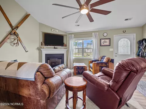Living - 310 Sinclair Ln, Hubert, NC 28539 photo 5 of 5