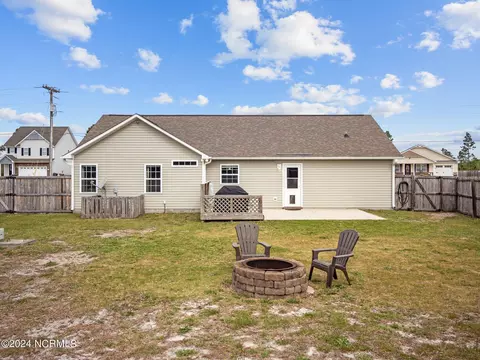 Exterior - 310 Sinclair Ln, Hubert, NC 28539 photo 8 of 12
