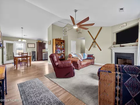 Living - 310 Sinclair Ln, Hubert, NC 28539 photo 2 of 5