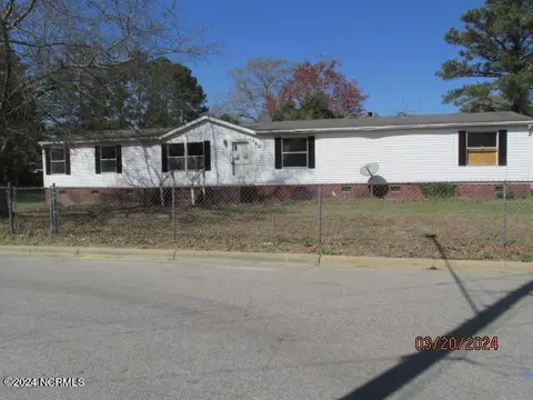 340 W Pittman St, Saint Pauls, NC 28384