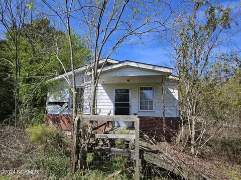 253 Booker St, Pikeville, NC 27863