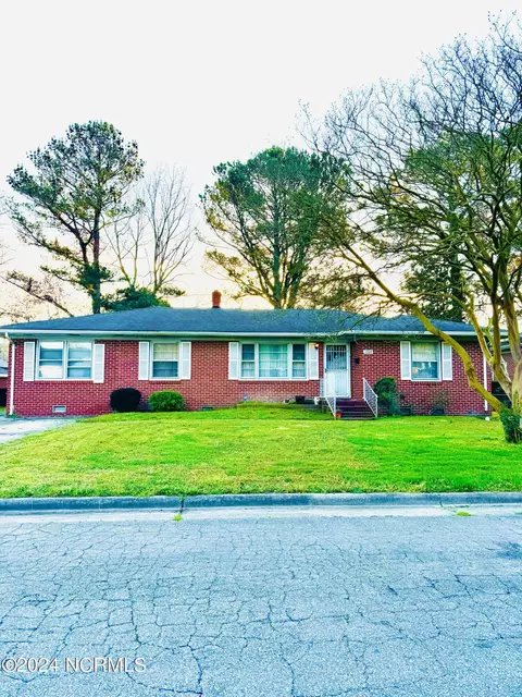 1208 Harris Dr, Elizabeth City, NC 27909