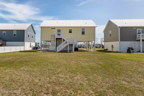 Exterior - 102 Shell Rock Ln, Hubert, NC 28539 photo 7 of 10