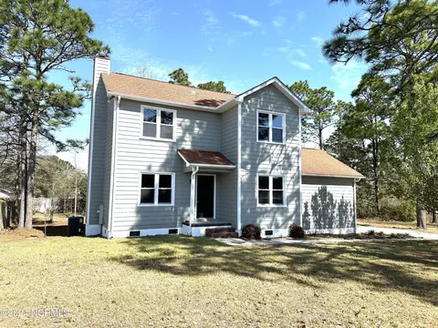 111 Avon Dr, Hubert, NC 28539