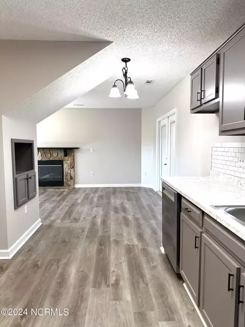Kitchen - 111 Avon Dr, Hubert, NC 28539 photo 3 of 7