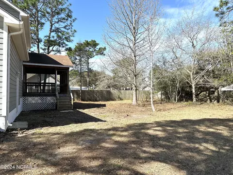 Exterior - 111 Avon Dr, Hubert, NC 28539 photo 4 of 5