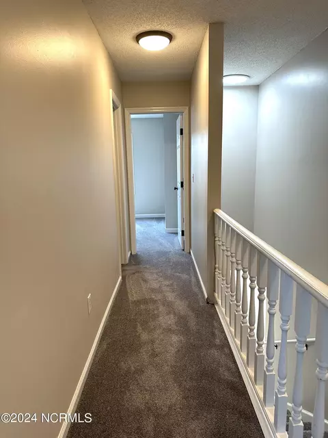 Entry Way - 111 Avon Dr, Hubert, NC 28539 photo 4 of 5