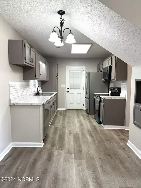 Kitchen - 111 Avon Dr, Hubert, NC 28539 photo 1 of 7