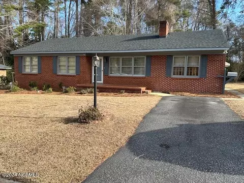 205 Hanover St, Williamston, NC 27892