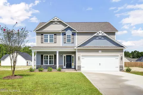 524 Orchard Creek Dr, Richlands, NC 28574