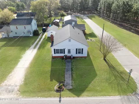 Exterior - 136 Crawford Rd, Ellerbe, NC 28338 photo 2 of 9