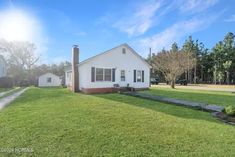 Exterior - 136 Crawford Rd, Ellerbe, NC 28338 photo 3 of 9
