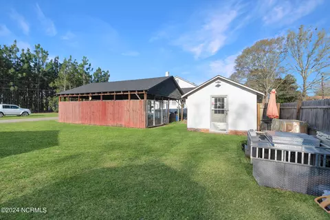 Exterior - 136 Crawford Rd, Ellerbe, NC 28338 photo 6 of 9