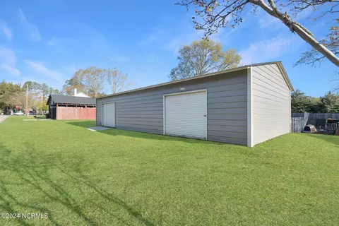 Exterior - 136 Crawford Rd, Ellerbe, NC 28338 photo 8 of 9