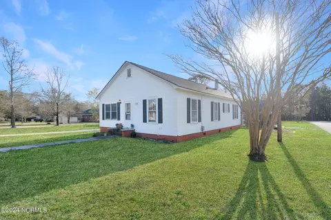 136 Crawford Rd, Ellerbe, NC 28338