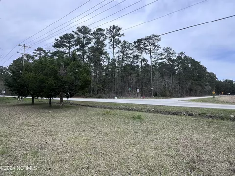 553 Belgrade Swansboro Rd, Stella, NC 28582