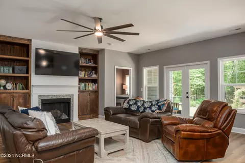 233 Forester Dr, Vass, NC 28394 photo 4