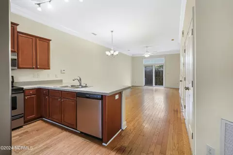 5105 Exton Loop, Castle Hayne, NC 28429 photo 3
