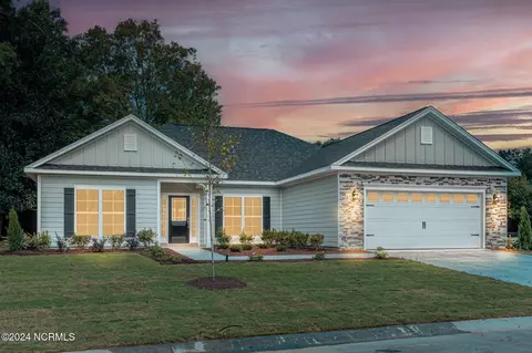126 Firethorn Cir, Wallace, NC 28466