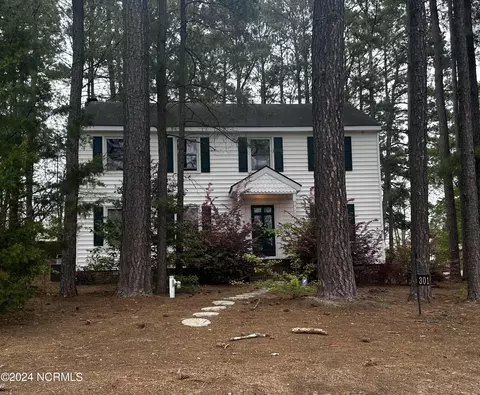 301 Brentwood Dr, Rocky Mount, NC 27804