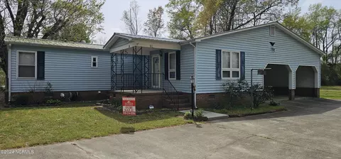 81 Gravel Ln, Clinton, NC 28328