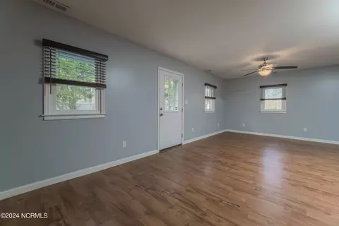125 Elizabeth Dr E, Hubert, NC 28539 photo 17