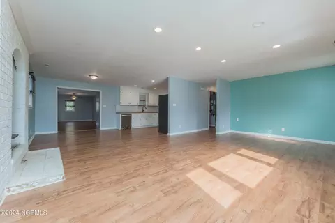 125 Elizabeth Dr E, Hubert, NC 28539 photo 6