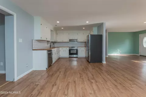 125 Elizabeth Dr E, Hubert, NC 28539 photo 8