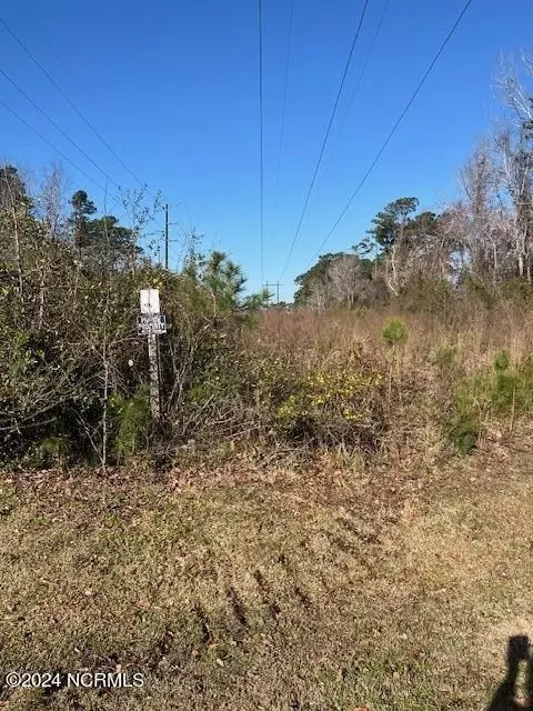 505 Friendly Rd, Morehead City, NC 28557