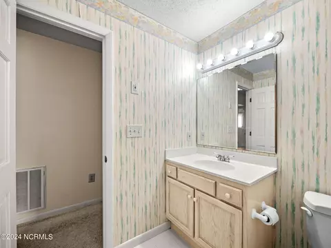 Bath - 200 Battery Ln, Hampstead, NC 28443 photo 8 of 8