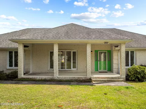 Exterior - 200 Battery Ln, Hampstead, NC 28443 photo 8 of 10