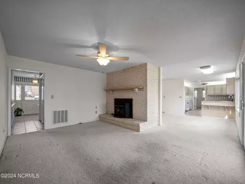 Living - 200 Battery Ln, Hampstead, NC 28443 photo 4 of 5