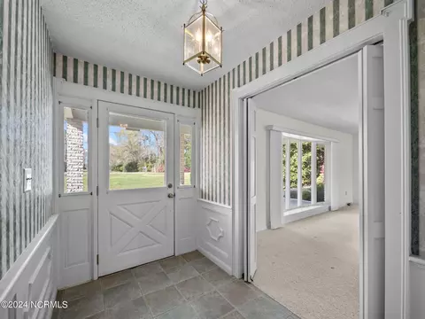 Entry Way - 200 Battery Ln, Hampstead, NC 28443 photo 1 of 3