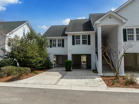3155 Lakeside Commons Dr #26, Southport, NC 28461