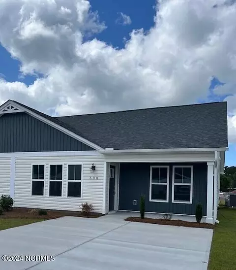600 Villa Cv, Newport, NC 28570