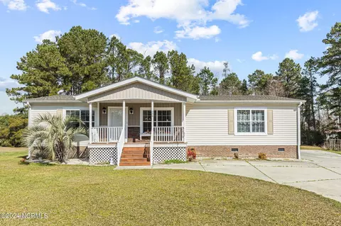 306 Brookside Ct, Peletier, NC 28584