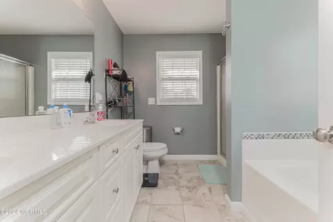 Bath - 210 Rudolph Ln, Hubert, NC 28539 photo 4 of 7