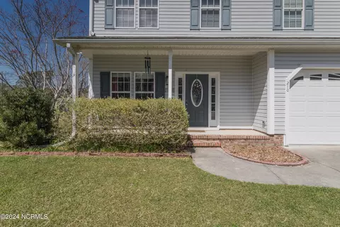 Exterior - 210 Rudolph Ln, Hubert, NC 28539 photo 7 of 11
