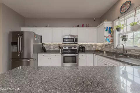 Kitchen - 210 Rudolph Ln, Hubert, NC 28539 photo 3 of 9
