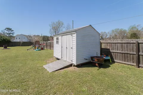 Exterior - 210 Rudolph Ln, Hubert, NC 28539 photo 10 of 11