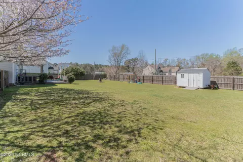 Exterior - 210 Rudolph Ln, Hubert, NC 28539 photo 9 of 11