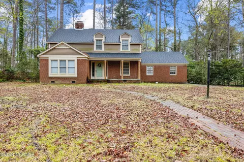 2203 Stallings Dr, Kinston, NC 28504